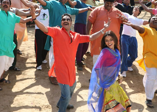 Ajay Devgn's desi dance number in Bol Bachchan